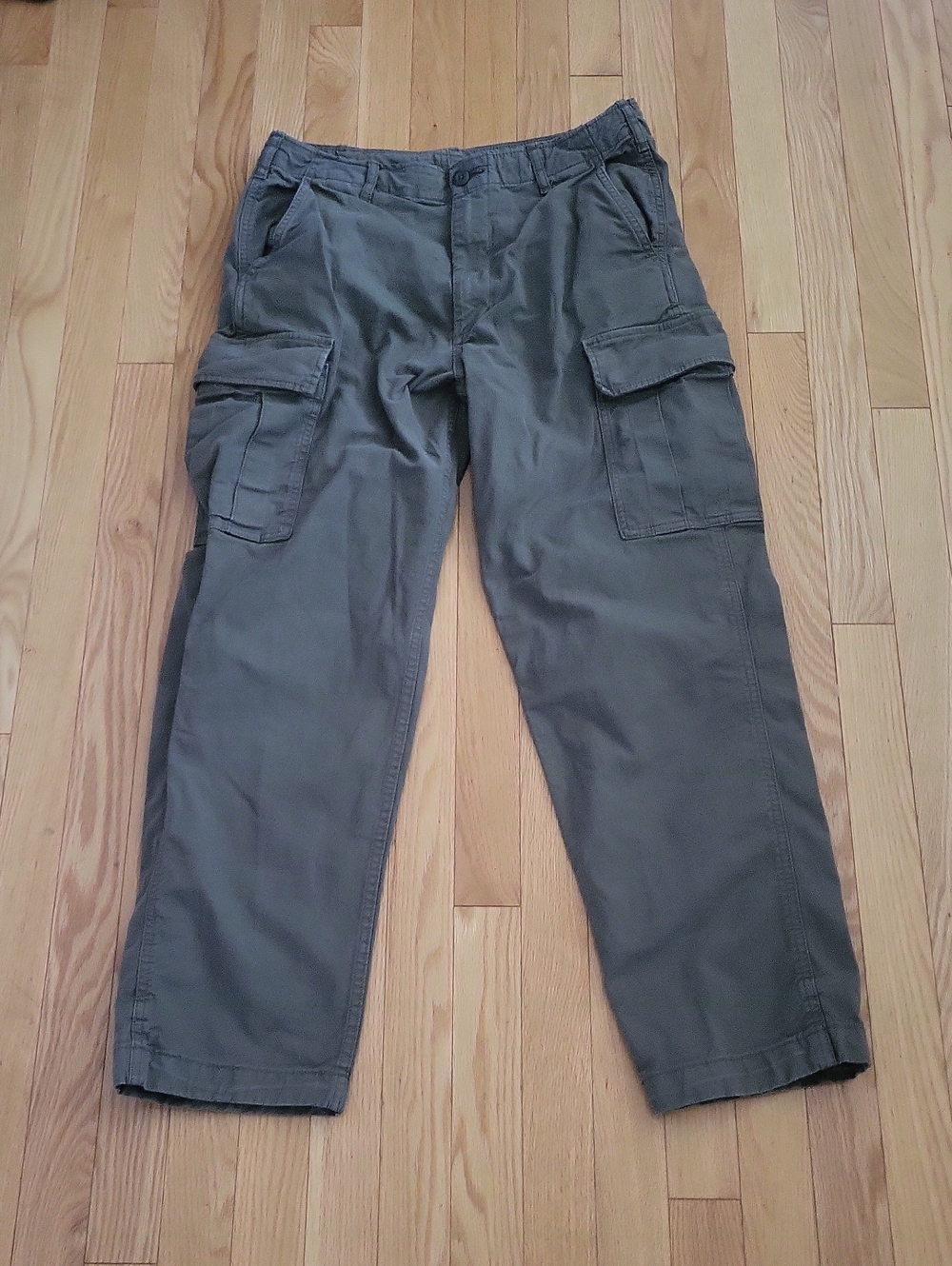 EUC Uniqlo Cargo Pants M